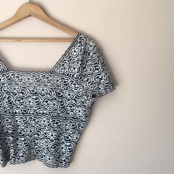 JOSEPH RIBKOFF Top - Picture 2 of 6